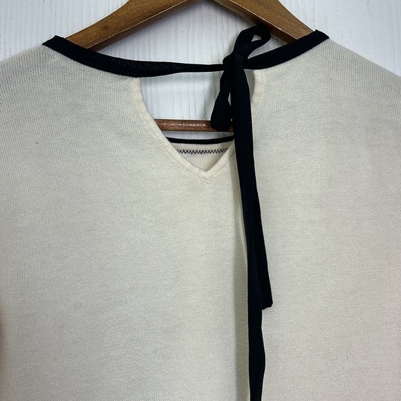 Lauren Ralph - Ivory Crewneck Black Contrast Trim Tie Back Lightweight Top Small - Picture 9 of 9